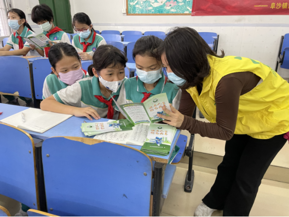 阜沙鎮(zhèn)禁毒信息〔2022〕第254期--【禁毒攻堅】“無毒青春，健康校園”—阜沙鎮(zhèn)開展禁毒宣傳進(jìn)校園